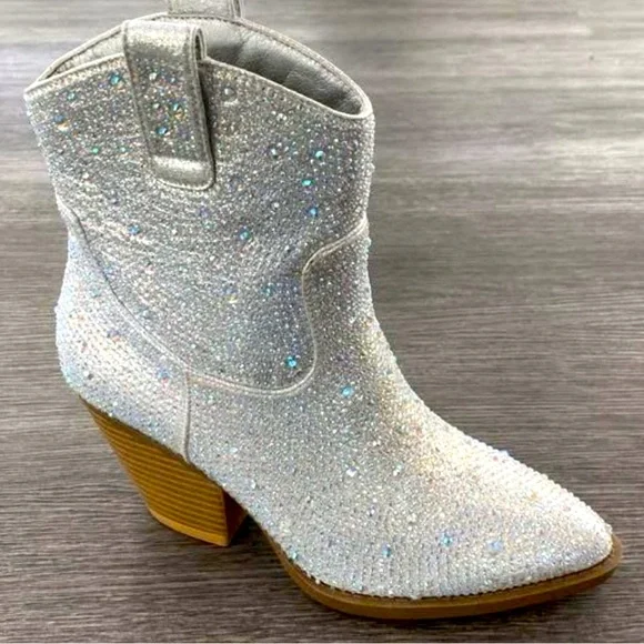 FOREVER BOUTIQUE SILVER RHINESTONE ANKLE BOOTS! - Picture 3 of 3